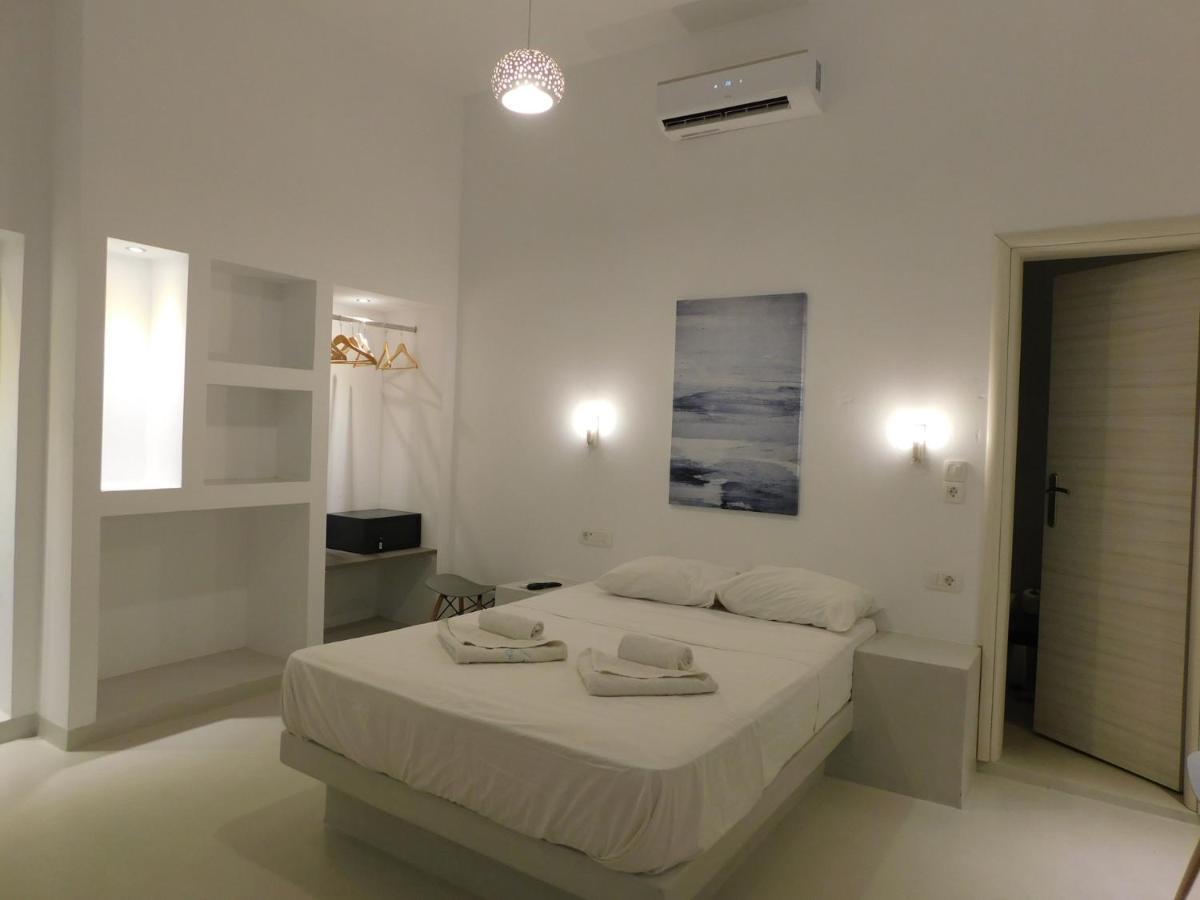 Livin Santorini - Center Rooms Santorini Island Phòng bức ảnh